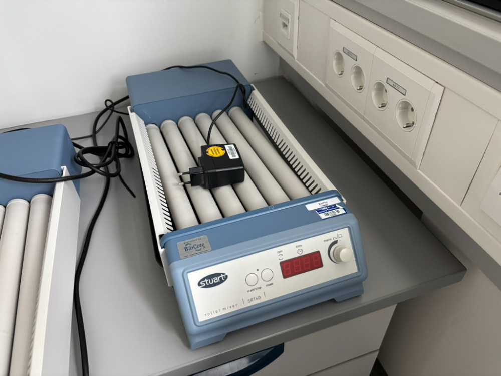 Image of Stuart SRT6D RollerMixer